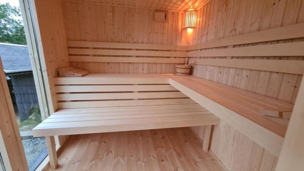 Dziki Zakatek Piskornia Dom Z Sauna מראה חיצוני תמונה